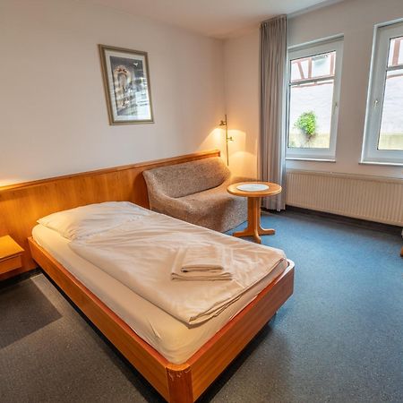 Hotel Pflum Mit Gaestehaus Нюртинген Экстерьер фото