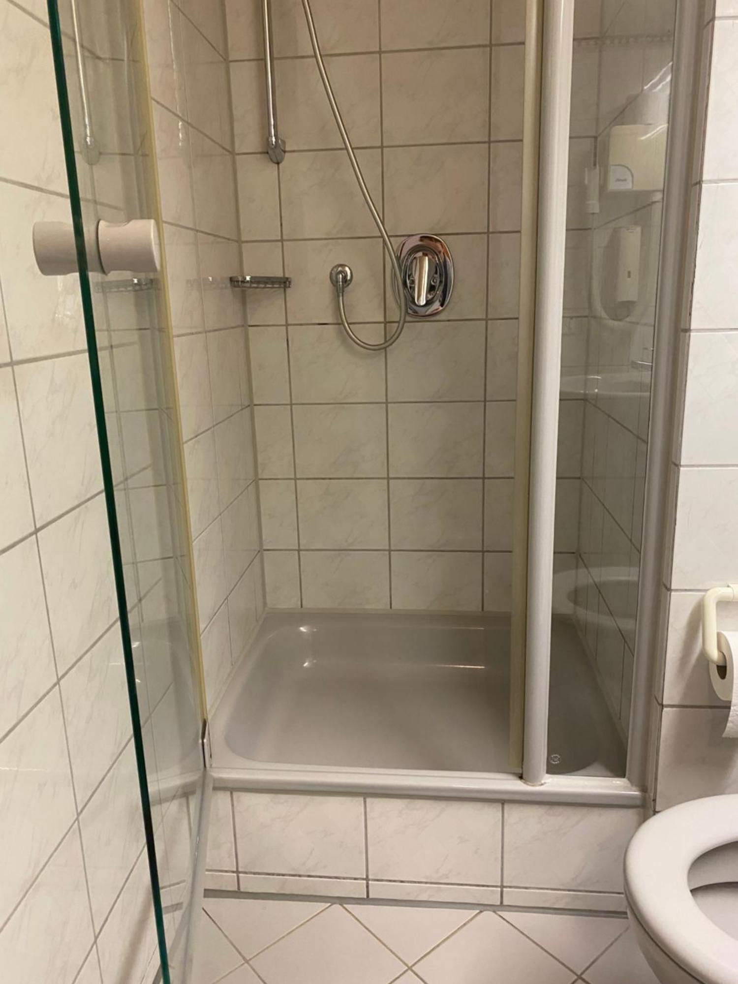 Hotel Pflum Mit Gaestehaus Нюртинген Экстерьер фото